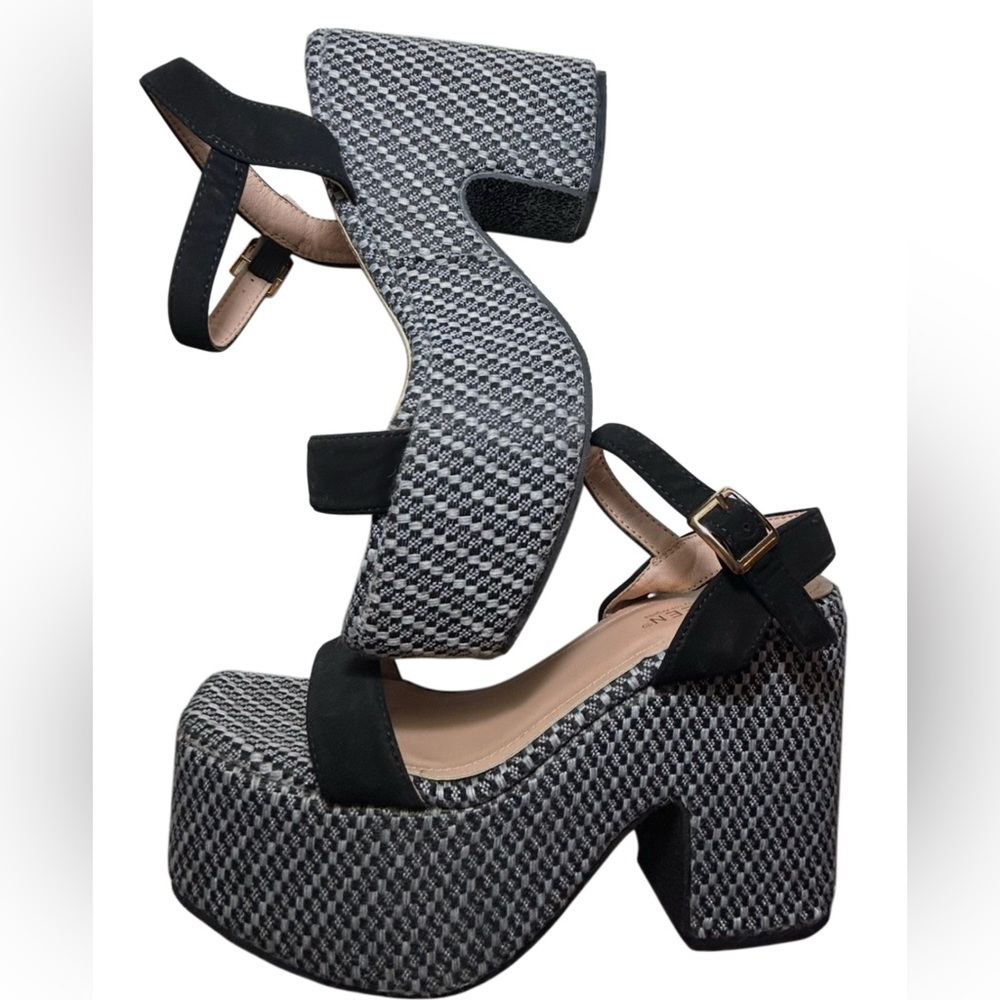 Black & Gray Houndstooth Platform Block Heel Sandals - Women's Sz 8